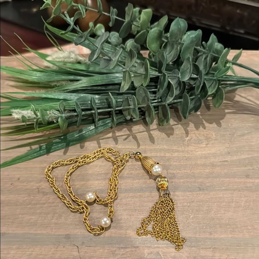 Lily of Valley Single Pearl Tassel Necklace